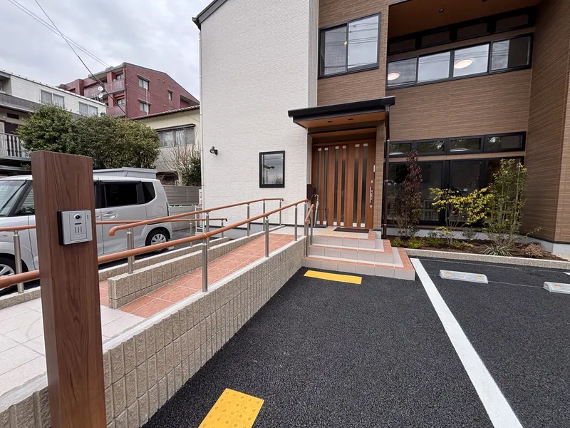 ■施設紹介 　春日市エリア 【住宅型有料老人ホーム　あったかいご春日原南】さま
